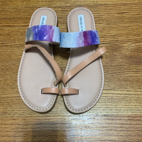 Chelsea & Violet Tie Dye Toe Ring Sandals. Size 9M - Picture 1 of 4